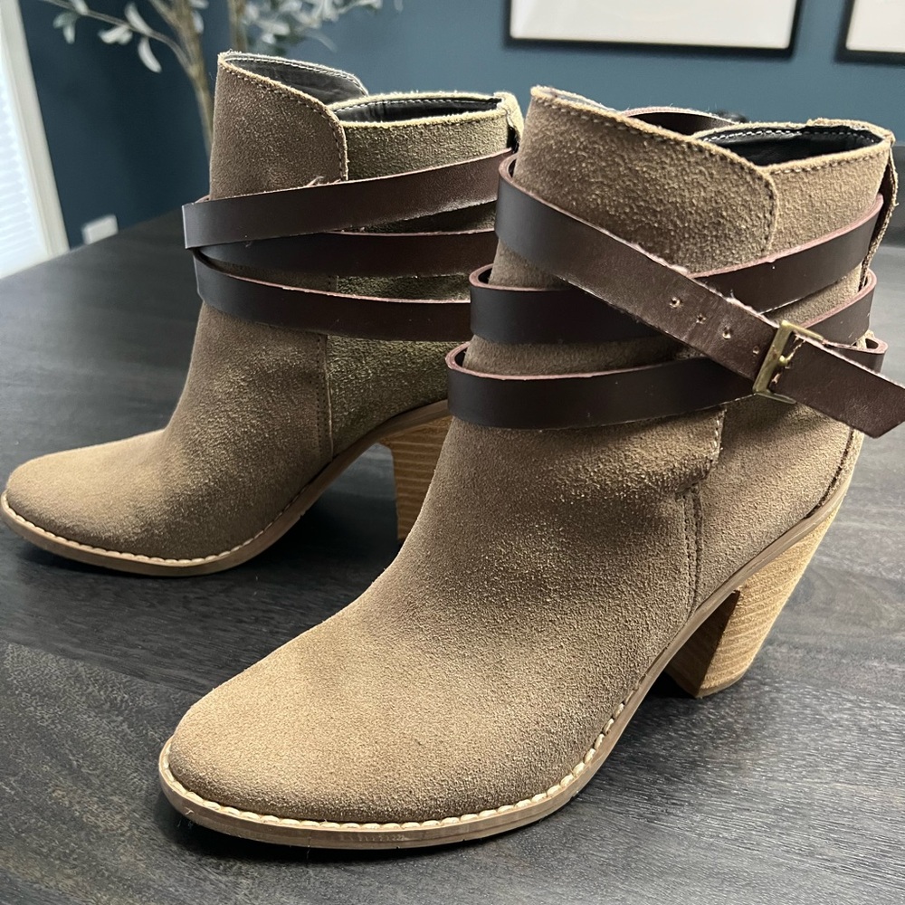 Dolce Vita Booties - Size 7.5